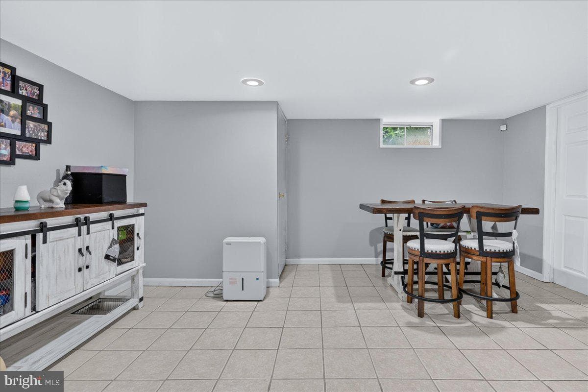 2836 Marion Avenue photo 36