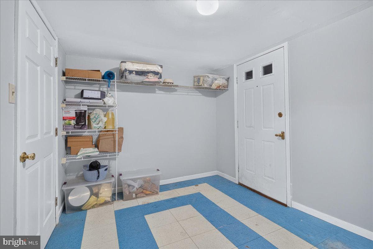 2836 Marion Avenue photo 39