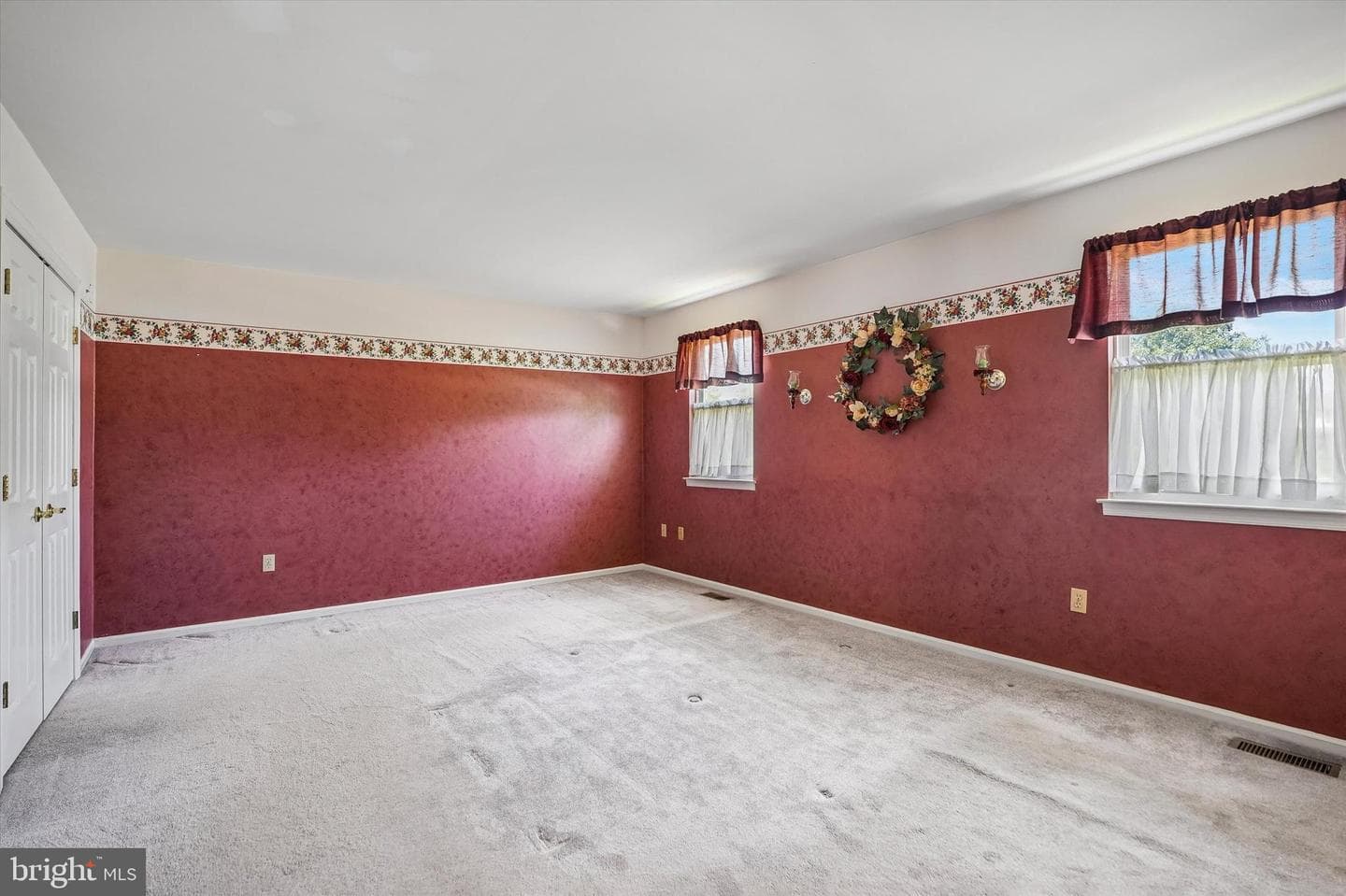 52 Castlewood Drive photo 19