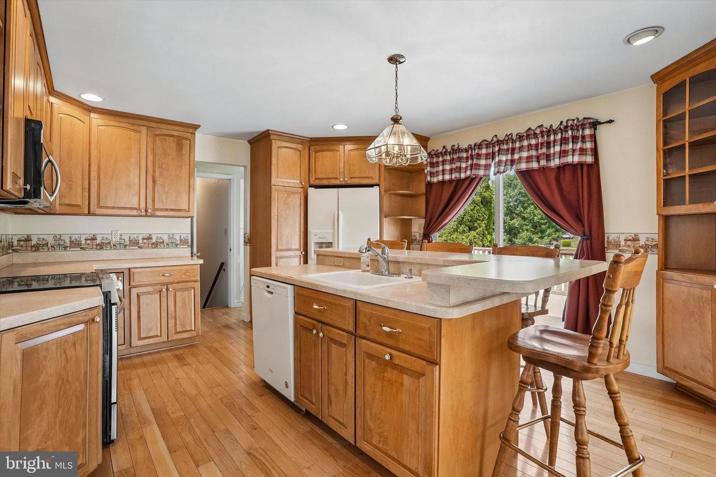 52 Castlewood Drive photo 8