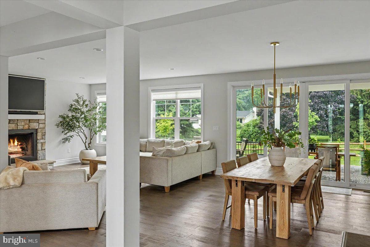 9 Foxtail Lane photo 12
