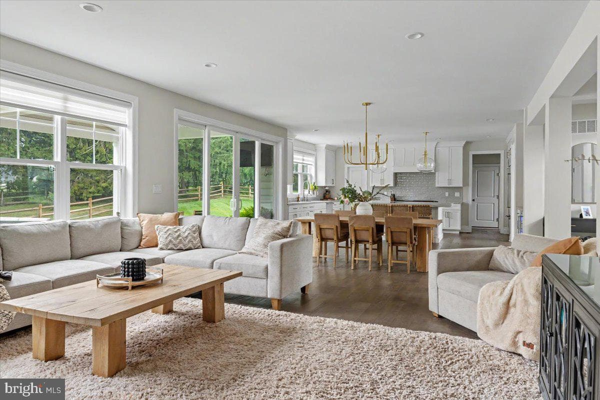9 Foxtail Lane photo 17