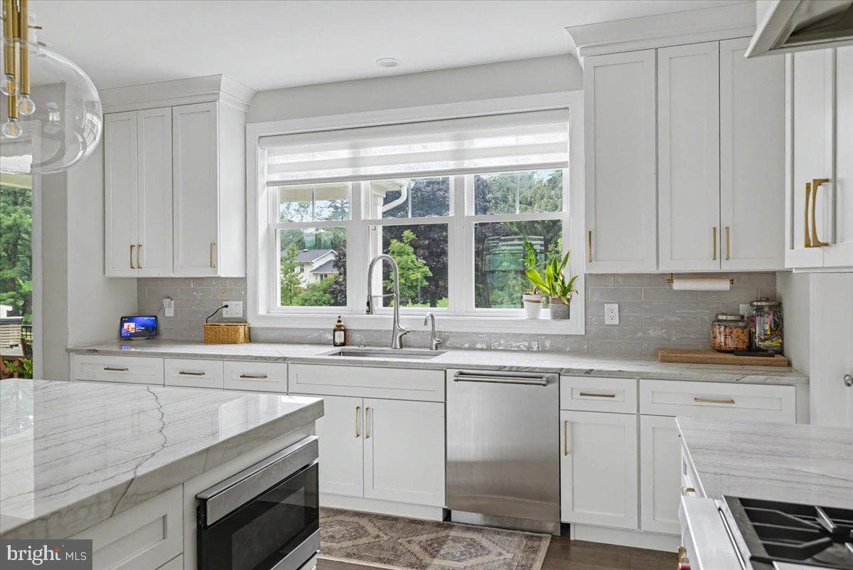9 Foxtail Lane photo 23