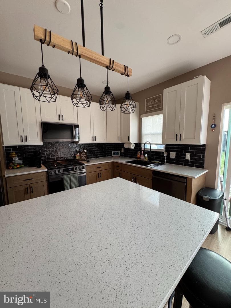 57 Evergreen Lane photo 6