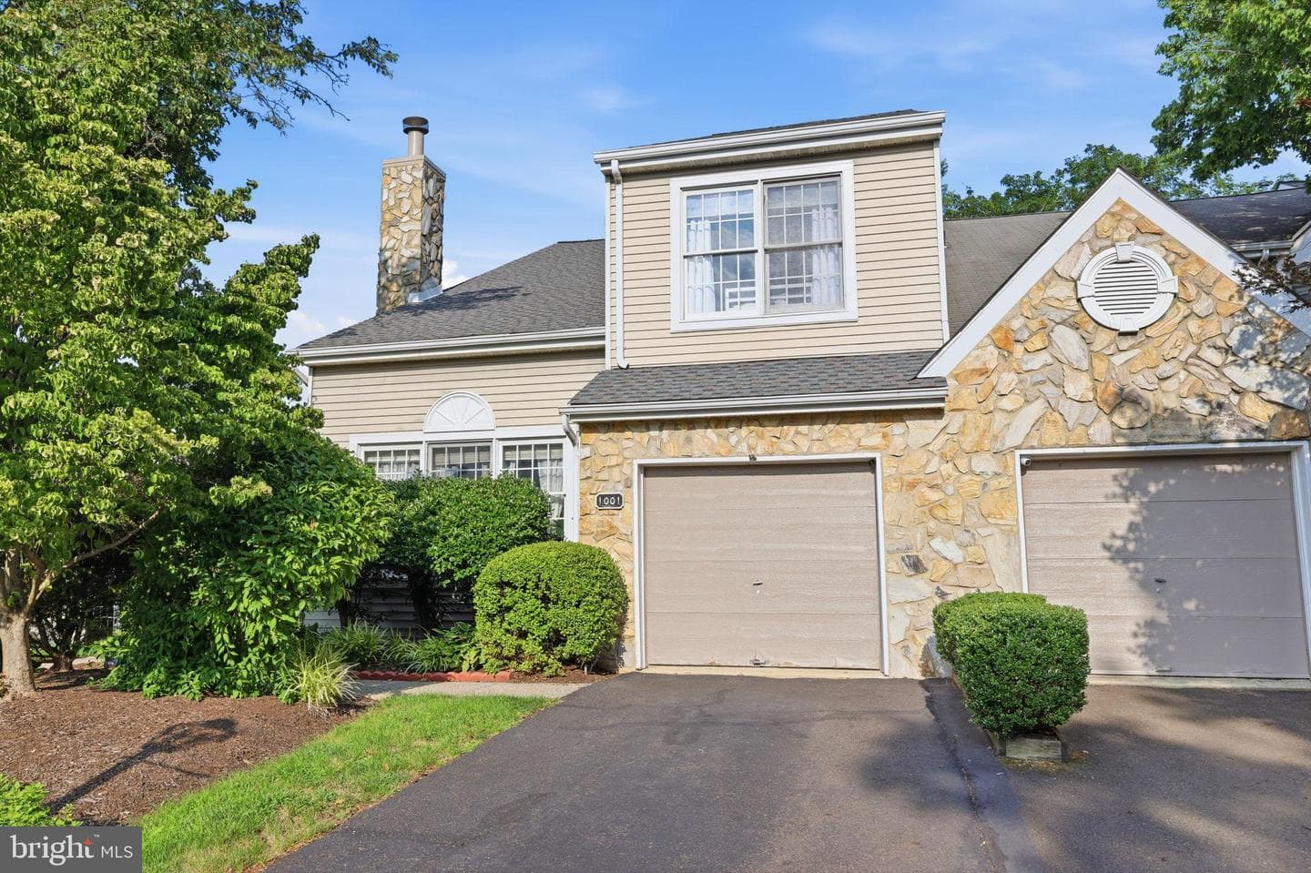 1001 Eagle Lane photo 1