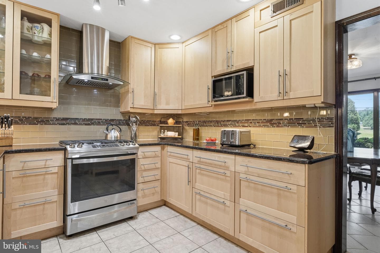 560 Lower Holland Road photo 11