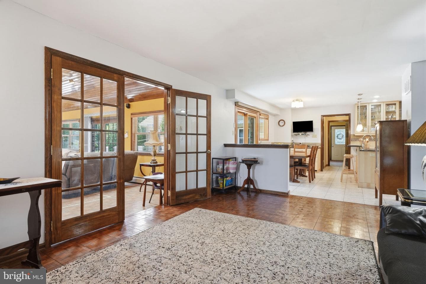560 Lower Holland Road photo 17