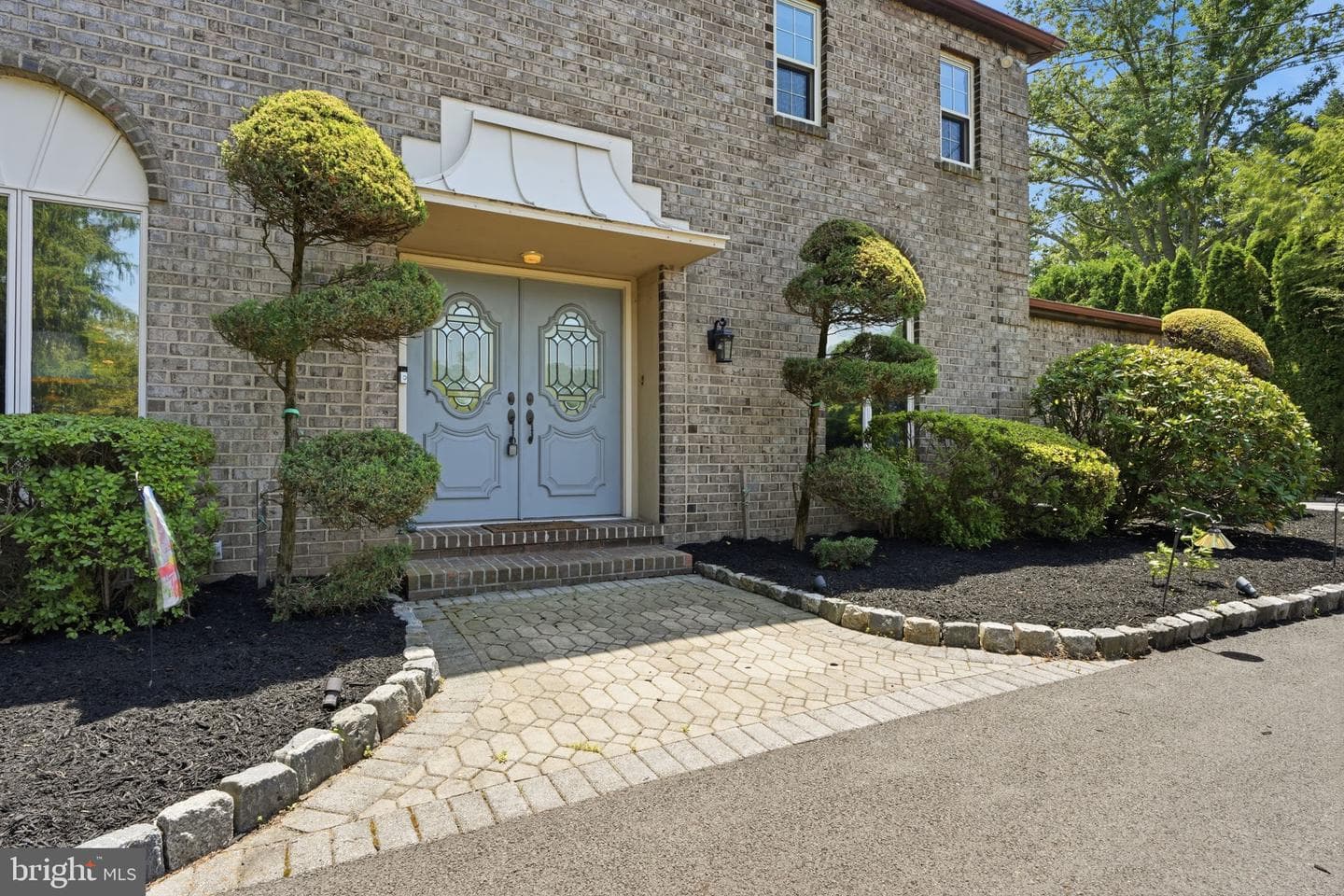 560 Lower Holland Road photo 3