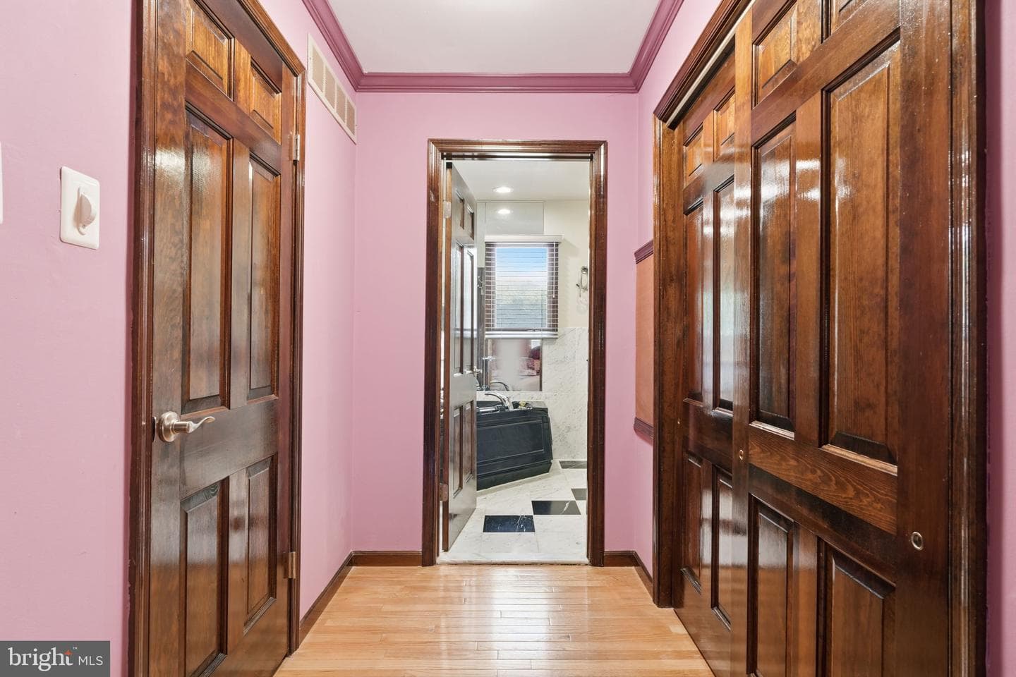 560 Lower Holland Road photo 31