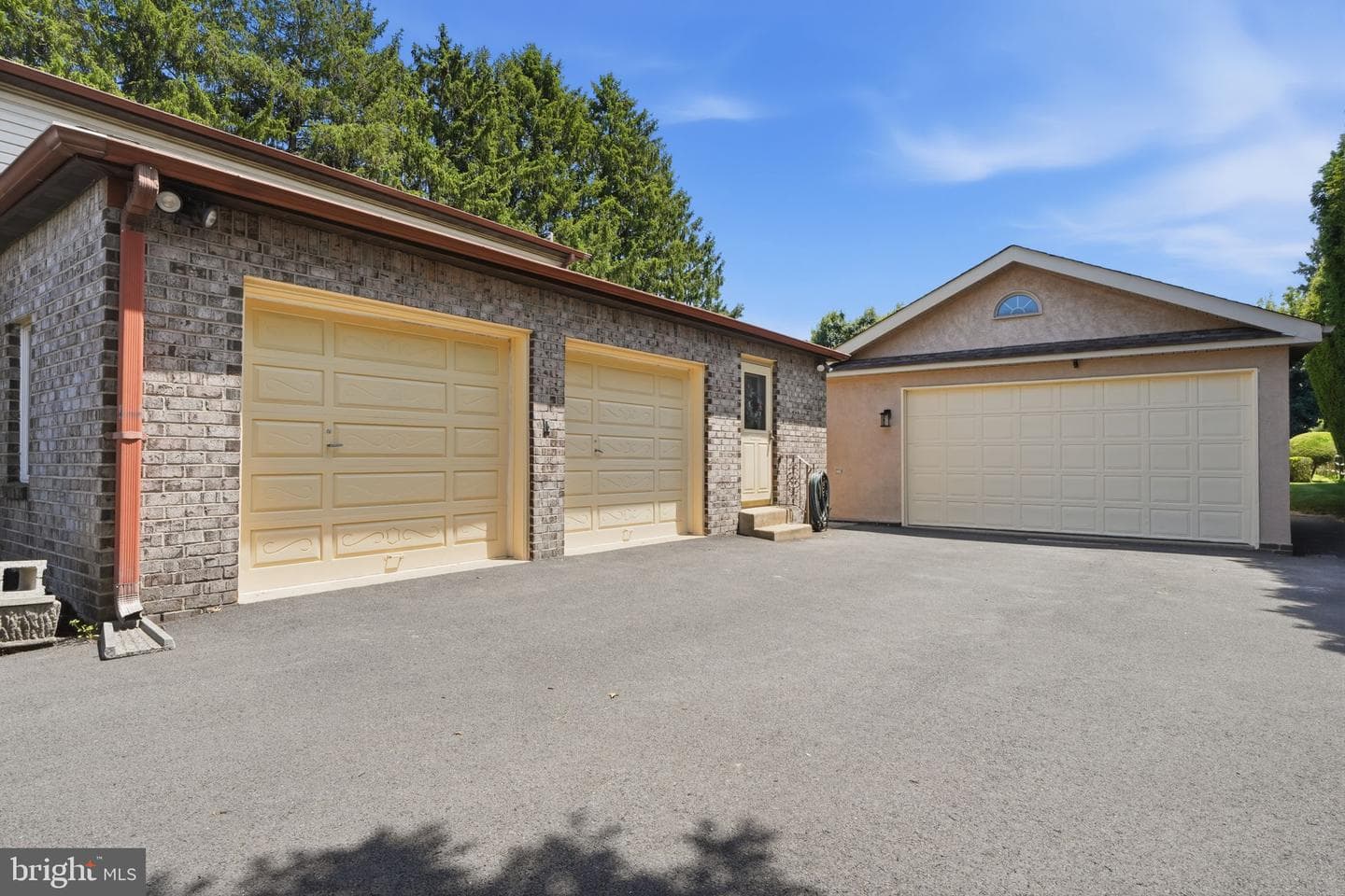 560 Lower Holland Road photo 50