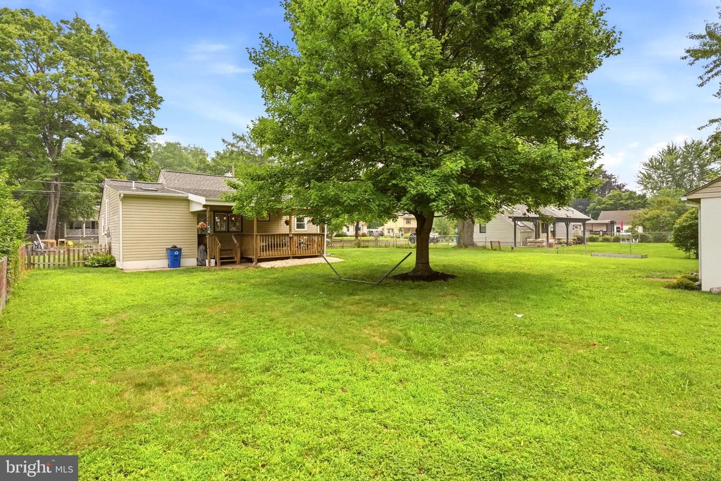 135 Longshore Avenue photo 29