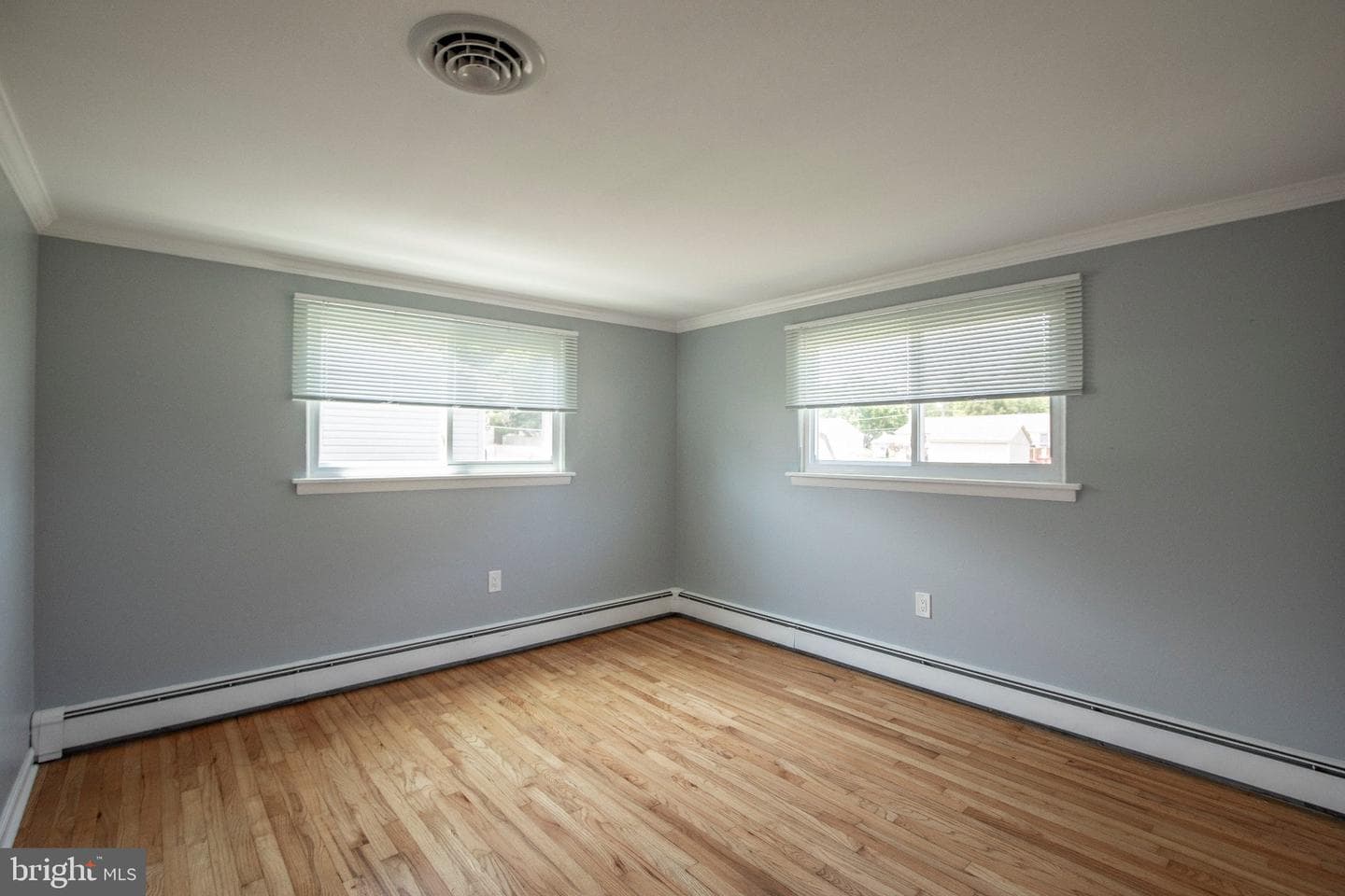 772 Clifford Street photo 20