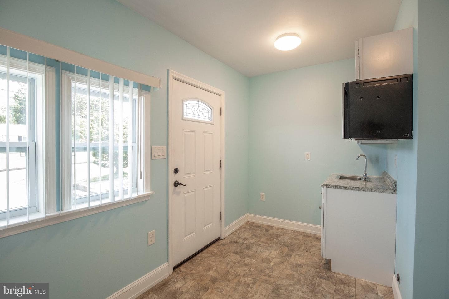 772 Clifford Street photo 41
