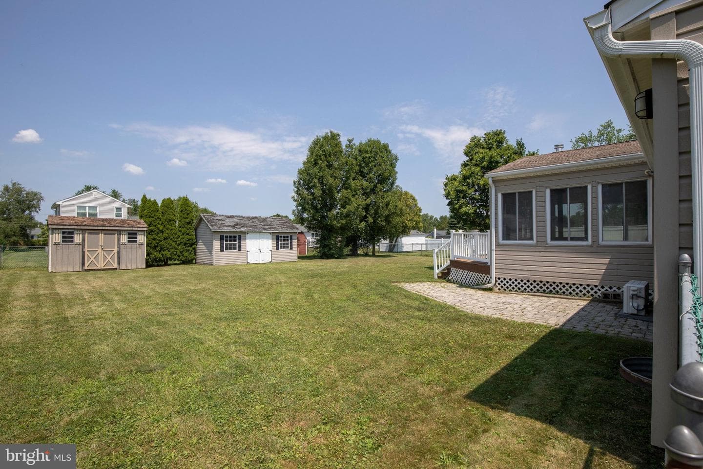 772 Clifford Street photo 64