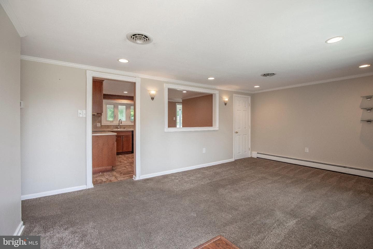 772 Clifford Street photo 7