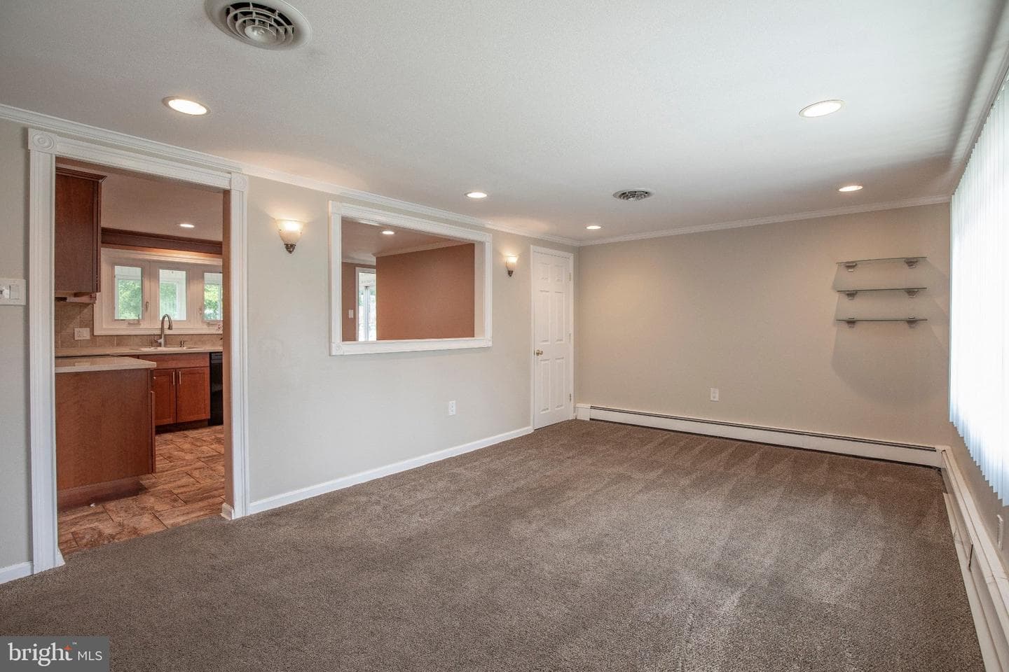 772 Clifford Street photo 8