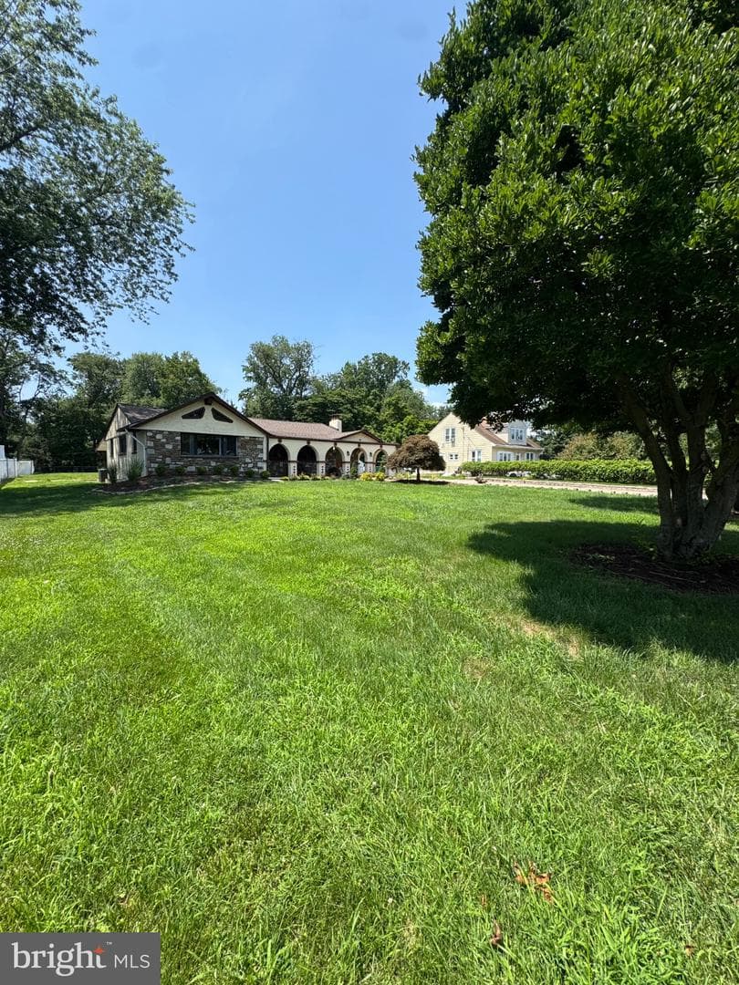 454 Dunksferry Road photo 23