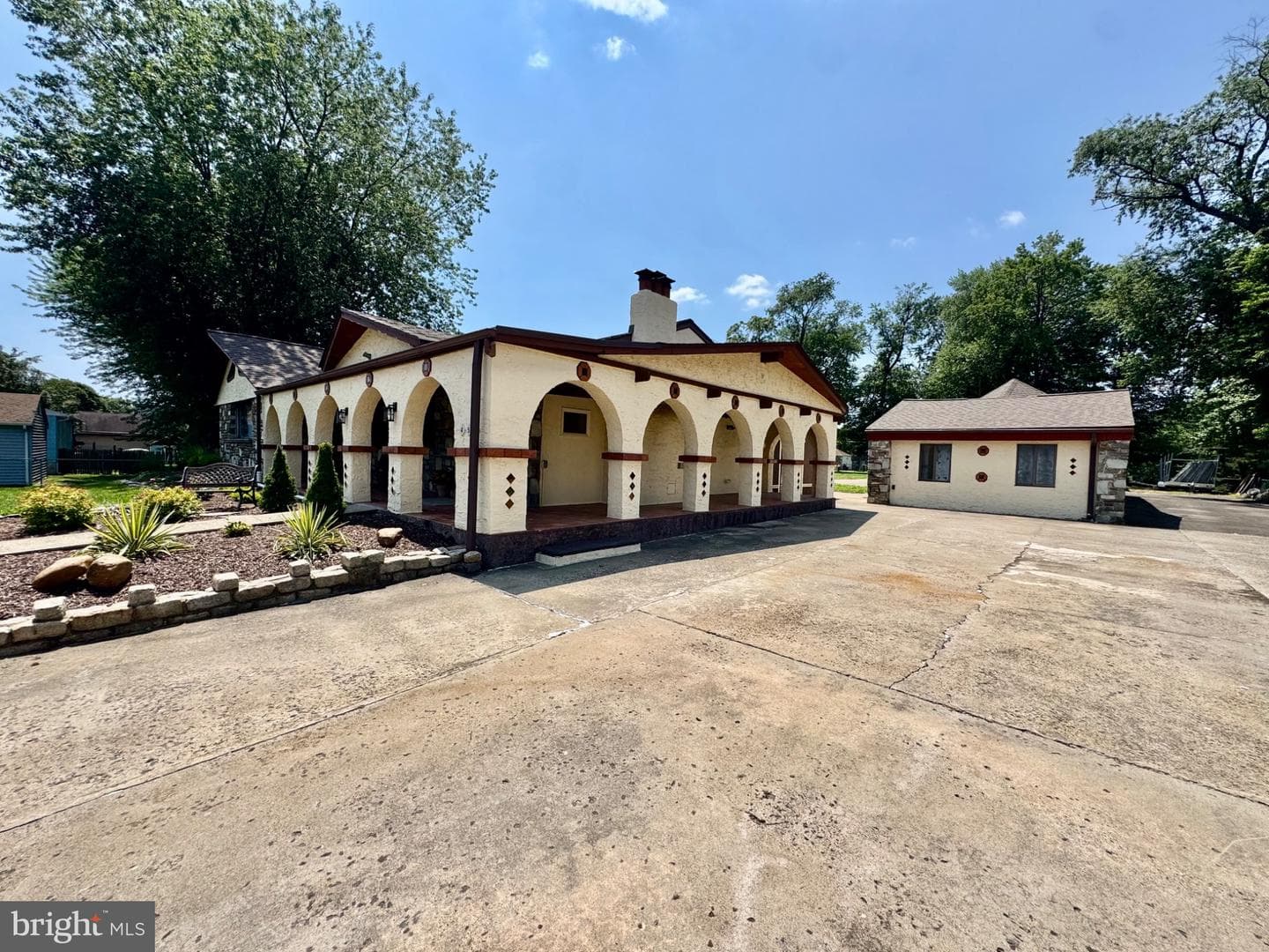454 Dunksferry Road photo 9