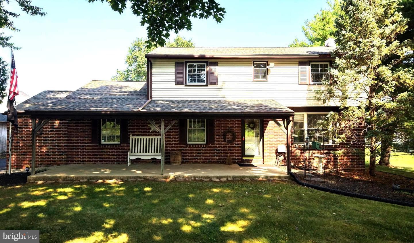 571 Township Line Road photo 1