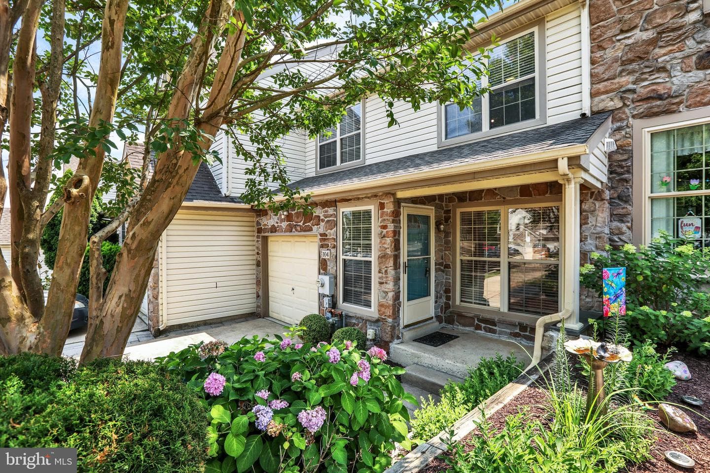 104 Suffield Court photo 12
