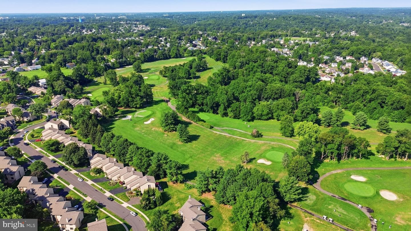 144 Golf Club Drive photo 31