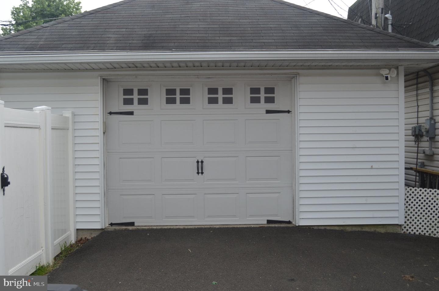 2322 Wilson Avenue photo 8