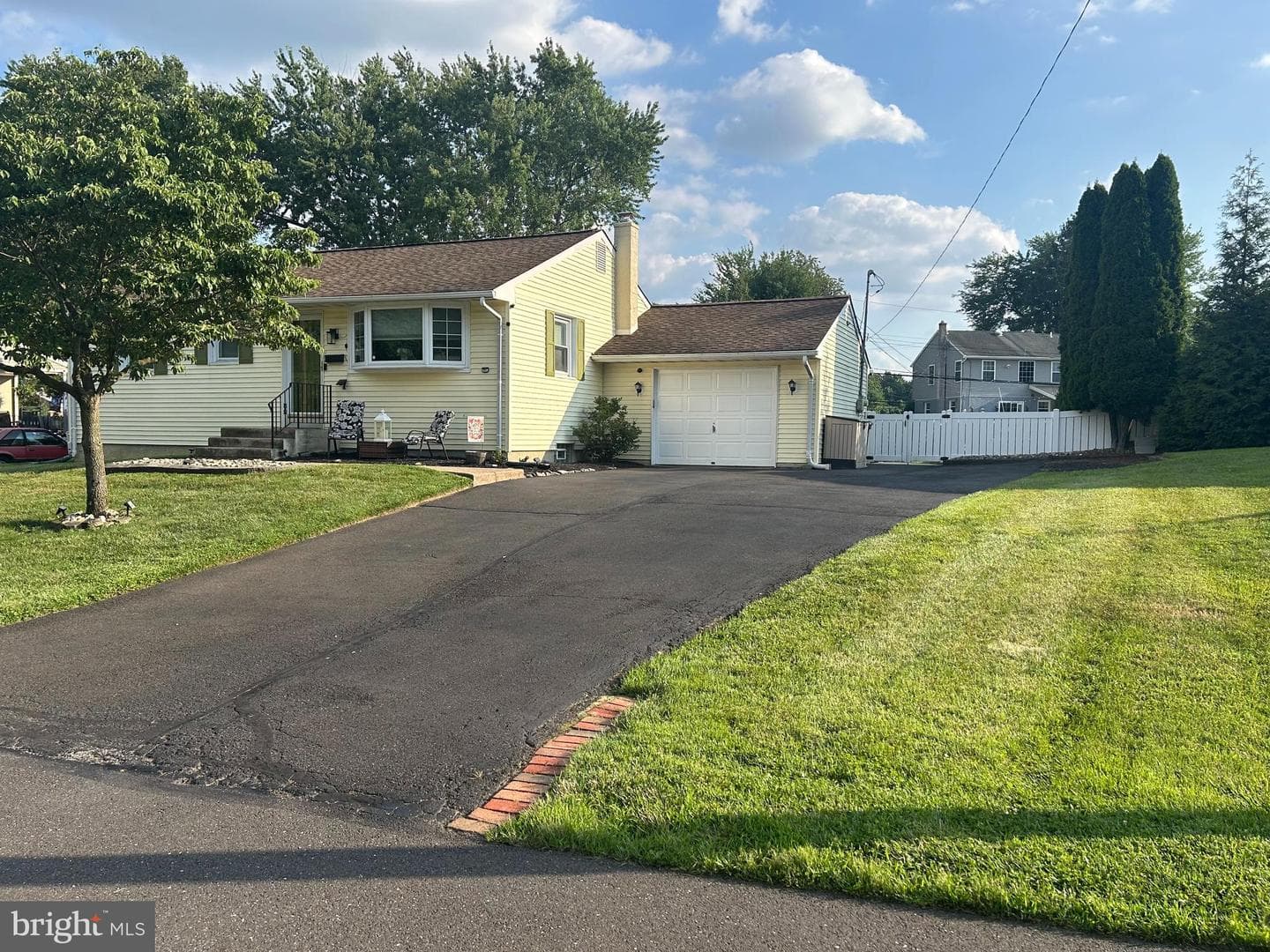 31 Mapleview Drive photo 1