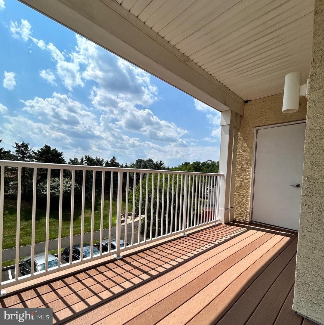 2326 Meridian Blvd photo 30