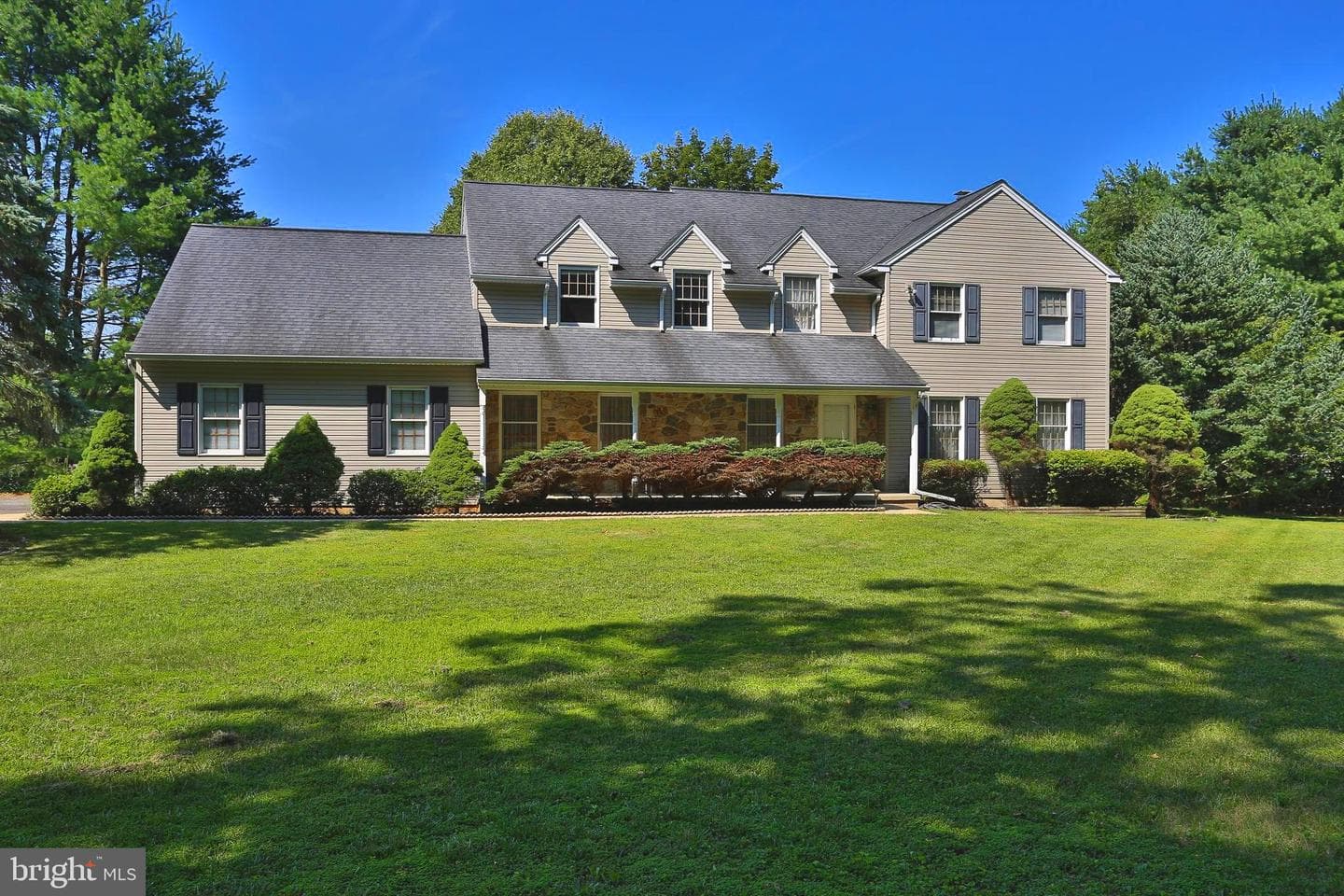 2050 Miller Road photo 3