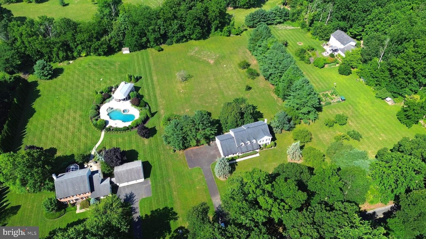2050 Miller Road photo 39