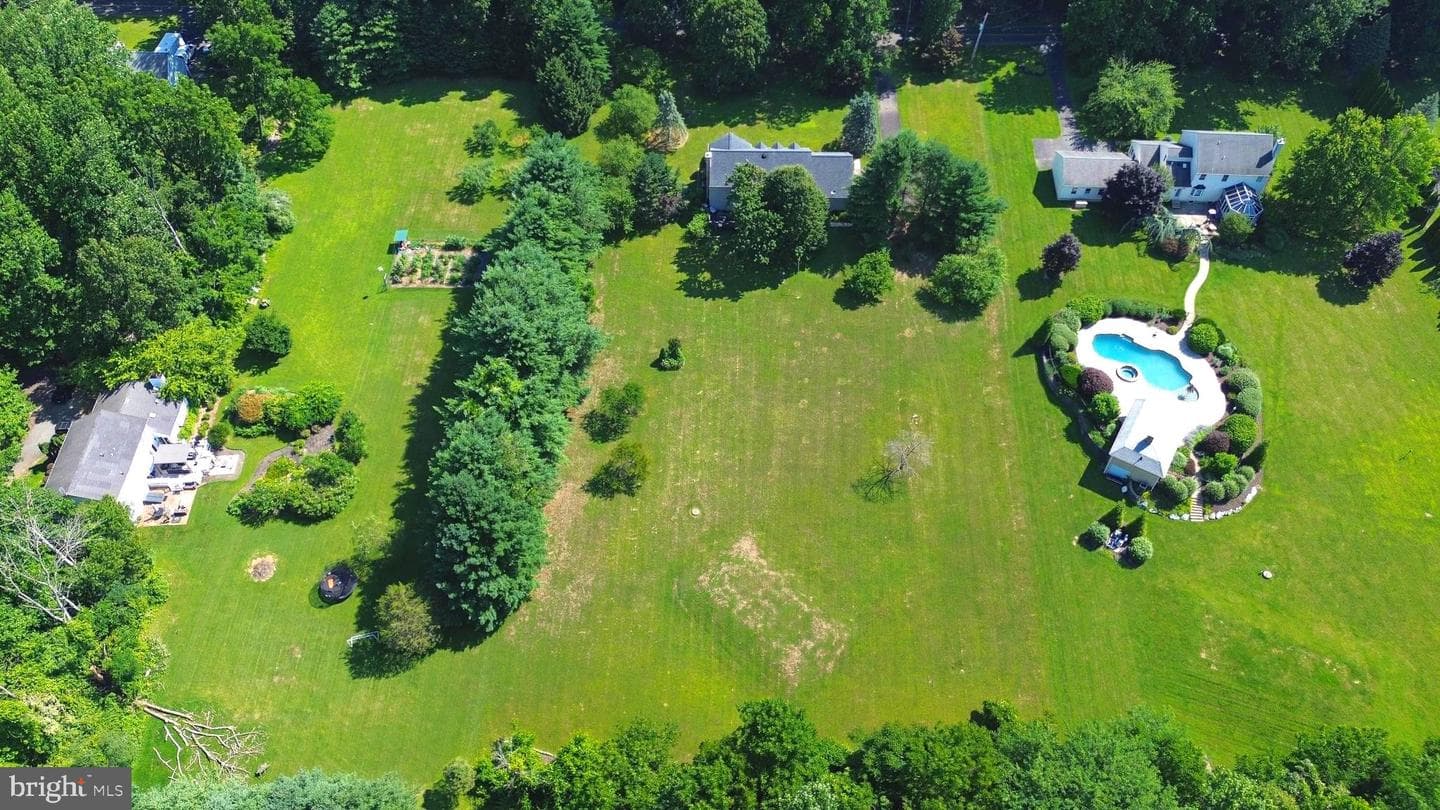 2050 Miller Road photo 43