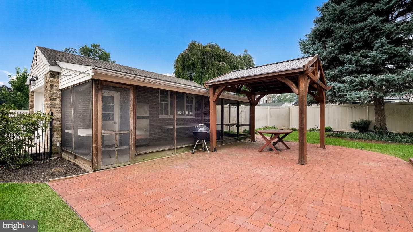 6609 N Radcliffe Street photo 35