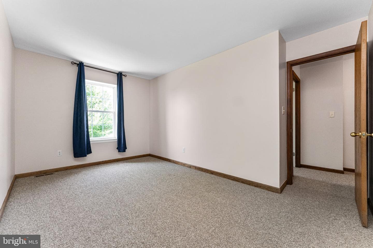 221 Pennwood Drive photo 13