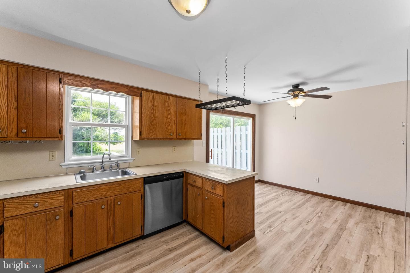 221 Pennwood Drive photo 9
