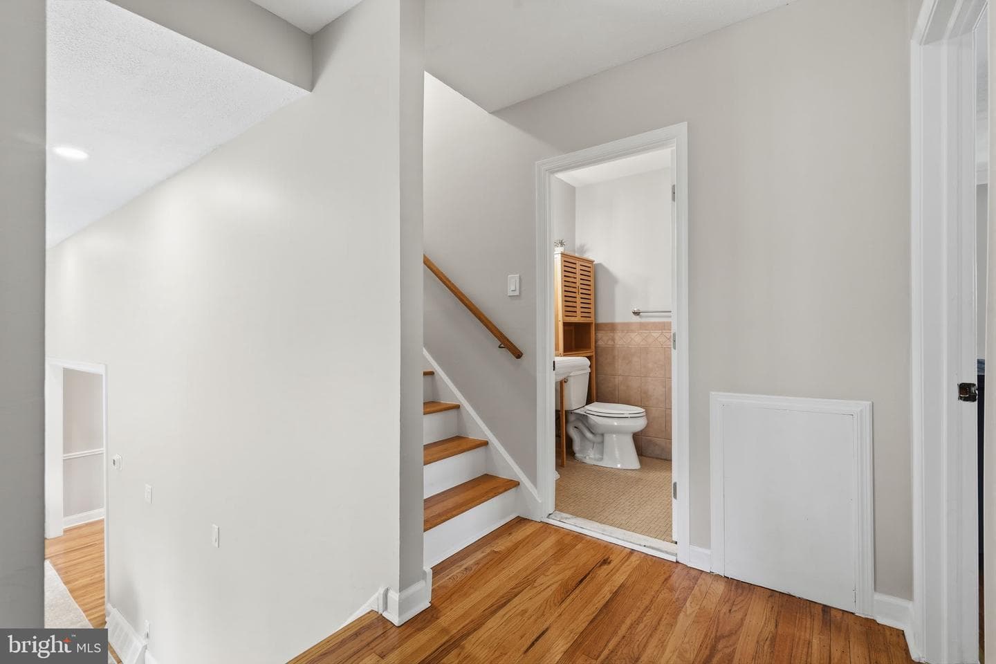 686 Cheryl Drive photo 19
