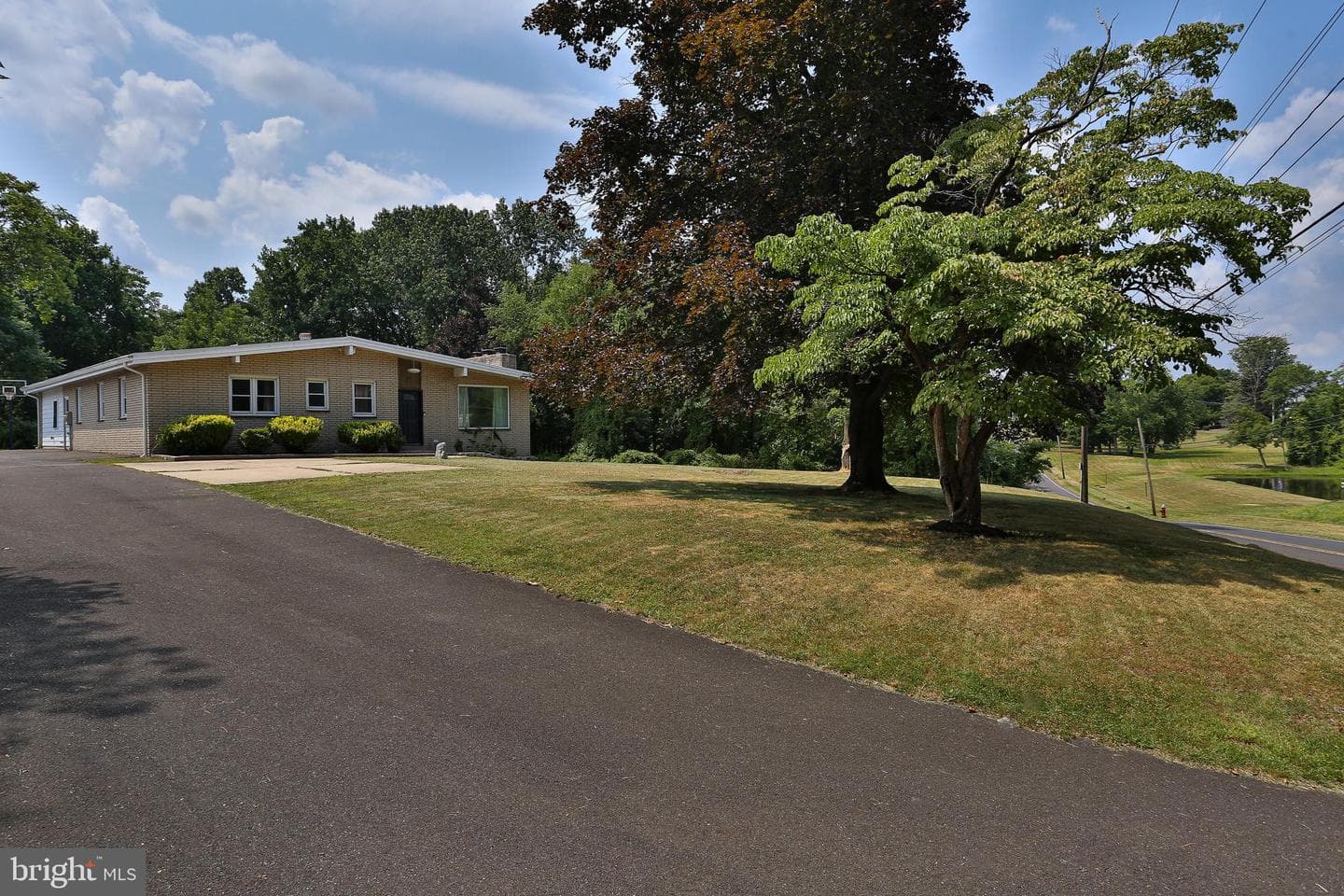 2337 Brownsville Road photo 1