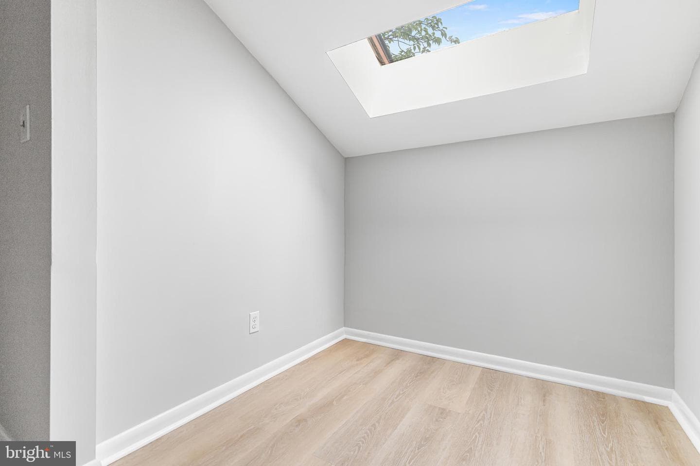 994 Bancroft Place photo 22