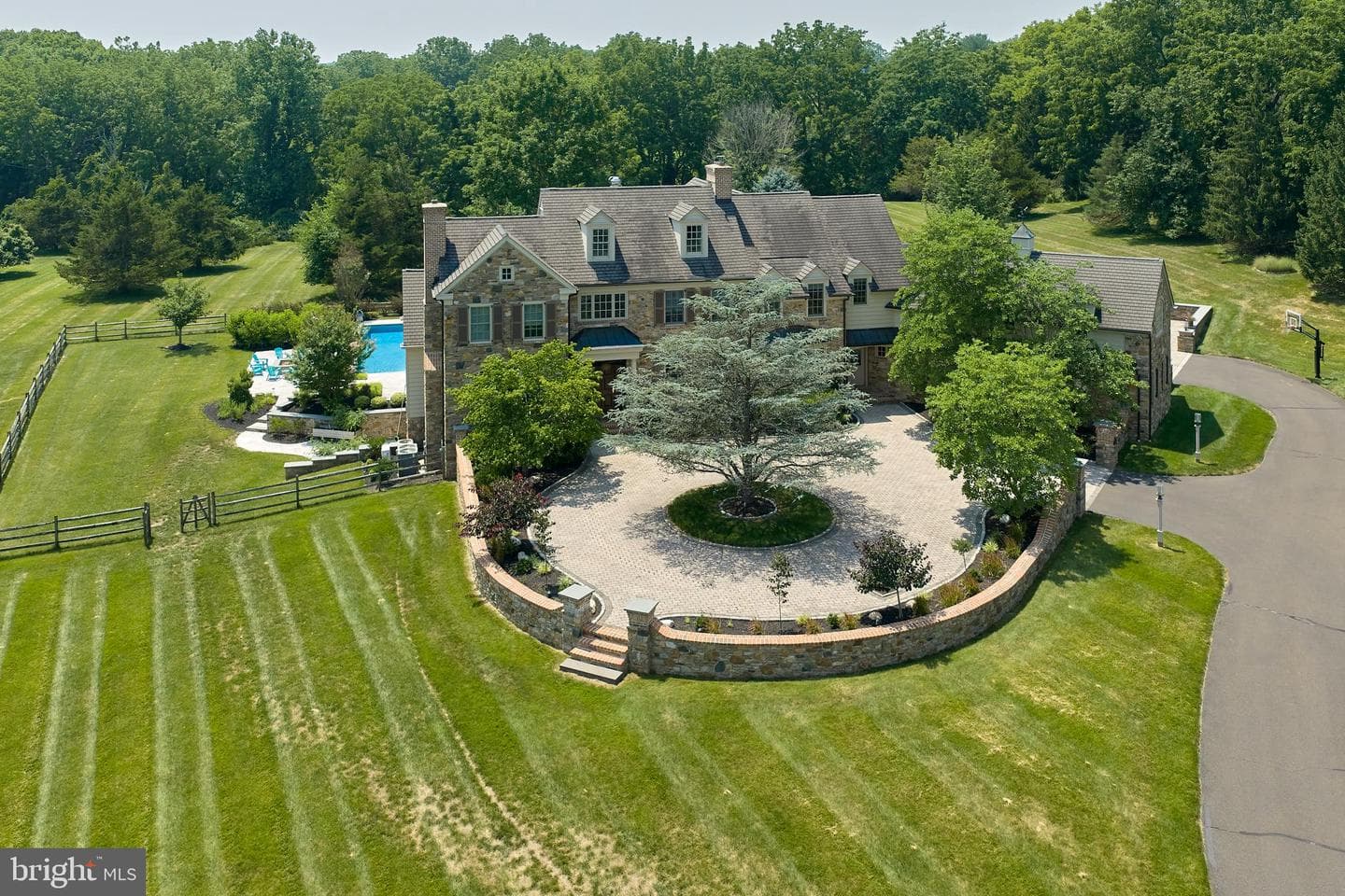 6020 Atkinson Road photo 3