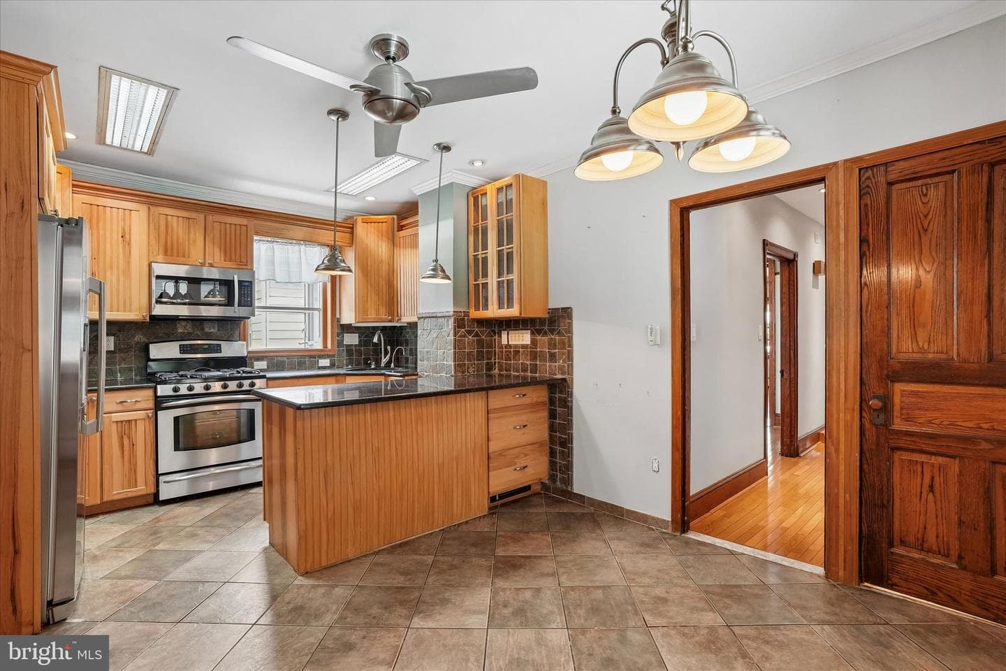 1049 Richardson Avenue photo 13