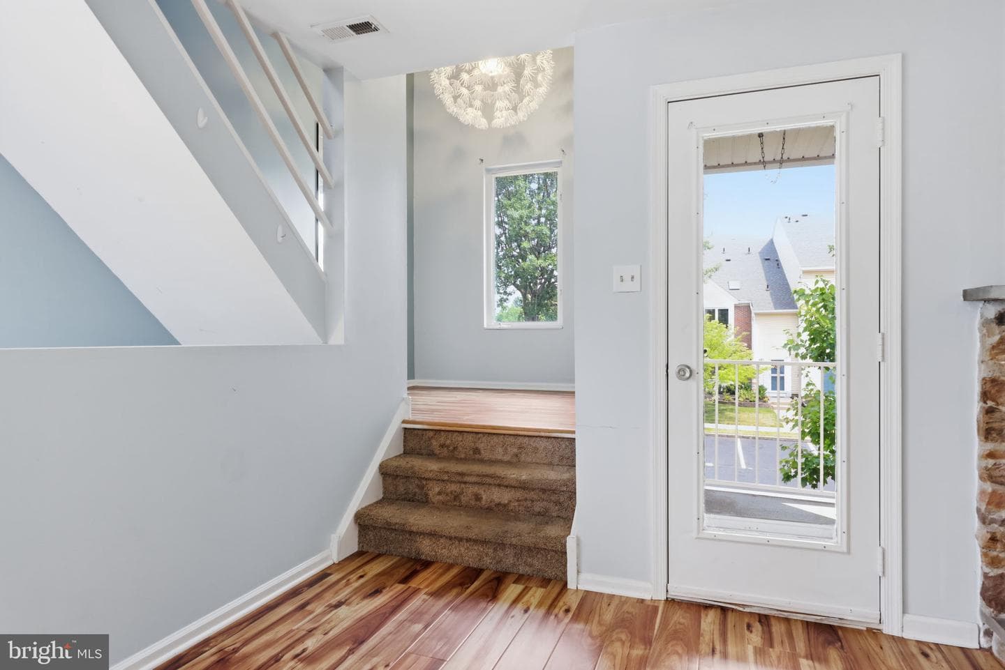 208 Devon Way photo 16