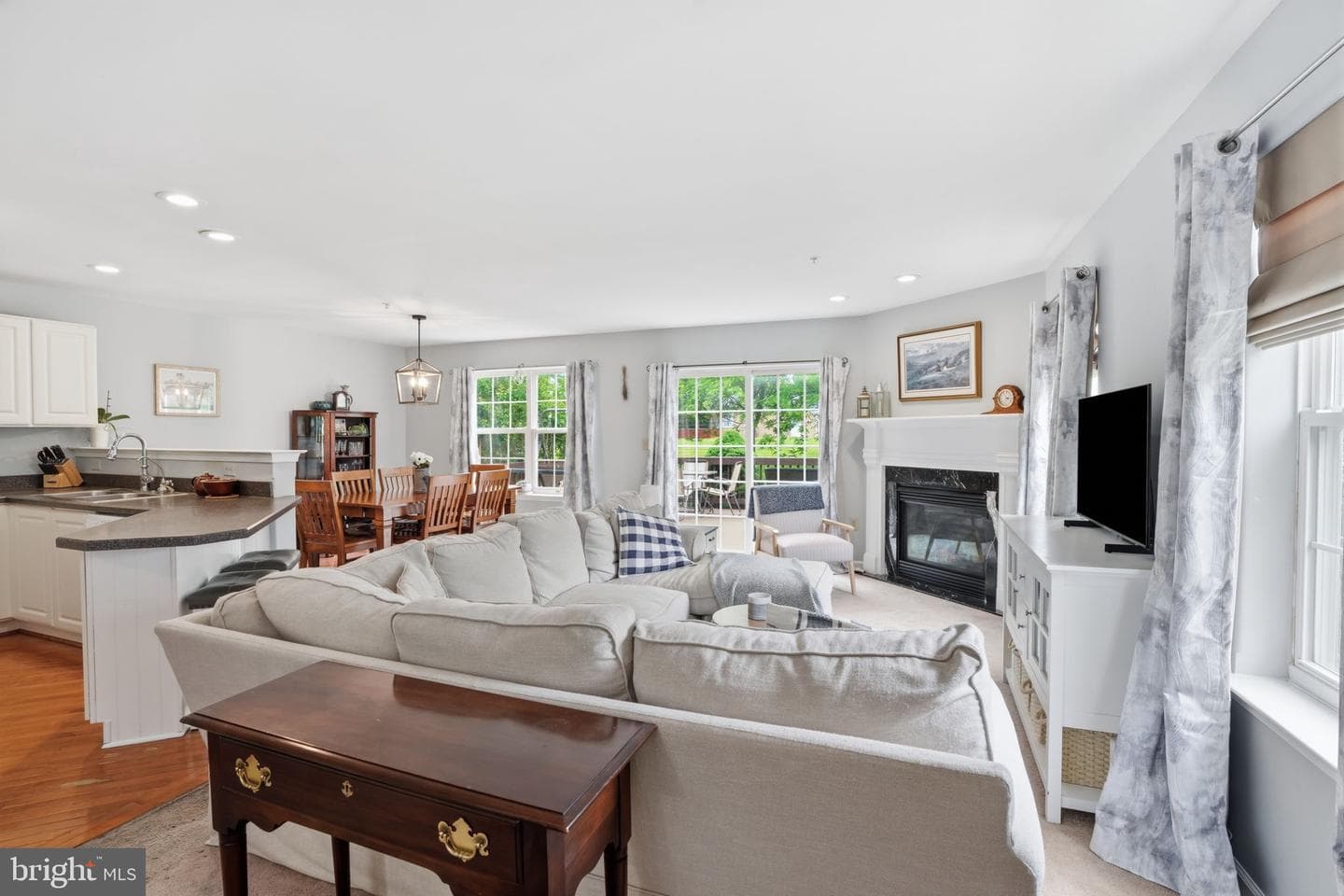 272 Hampshire Drive photo 6