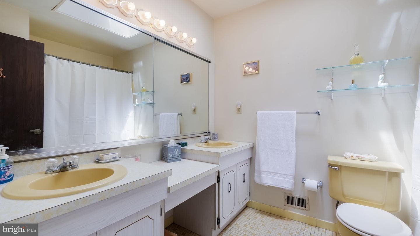 1076 Connemara Circle photo 25