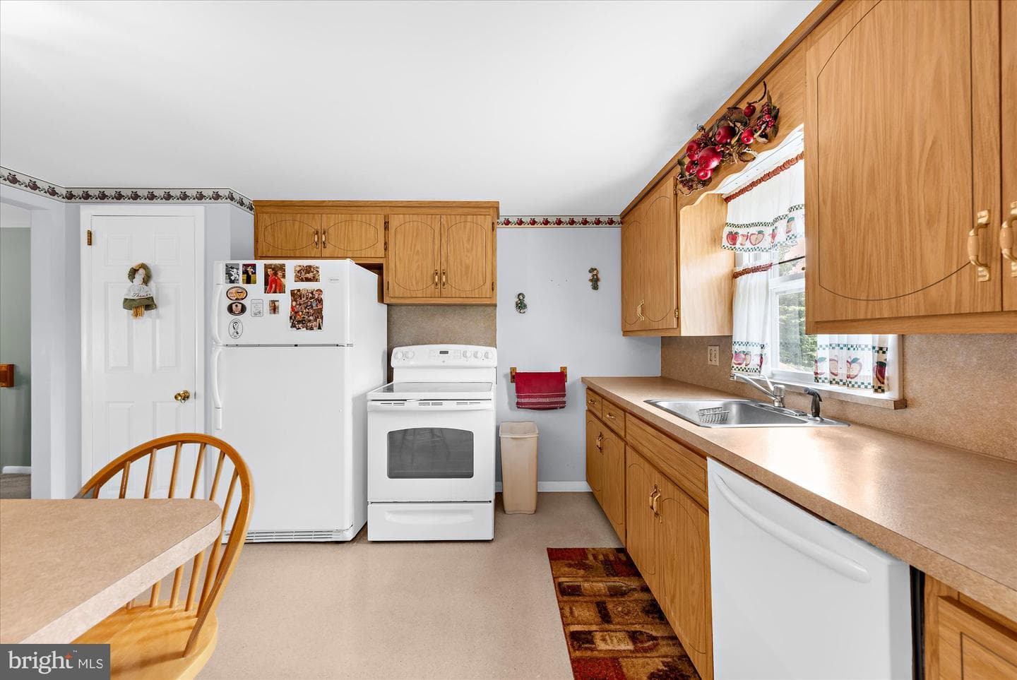 109 Roberts Avenue photo 10