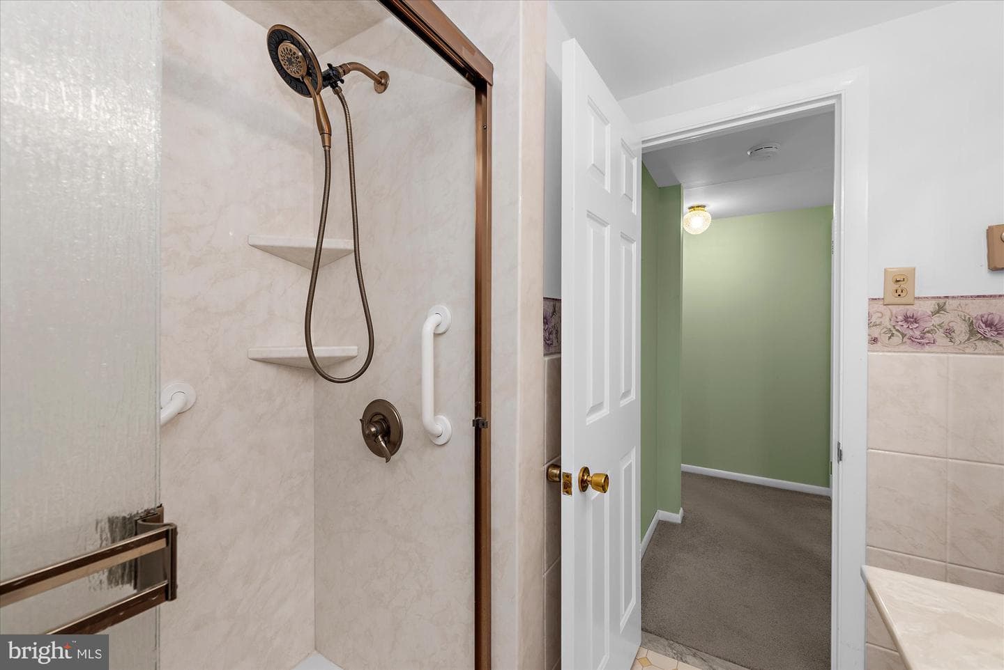 109 Roberts Avenue photo 14
