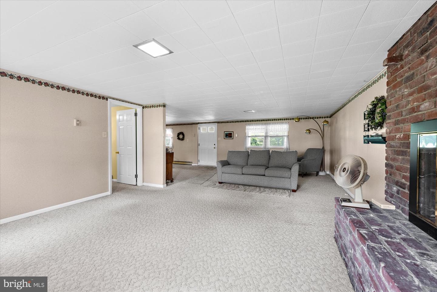 109 Roberts Avenue photo 25