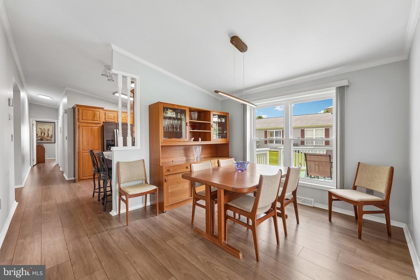 386 Thrush Court W photo 10
