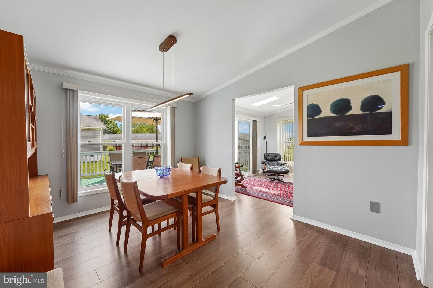 386 Thrush Court W photo 11