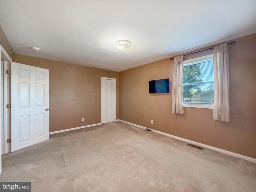 79 Charlotte Avenue photo 13