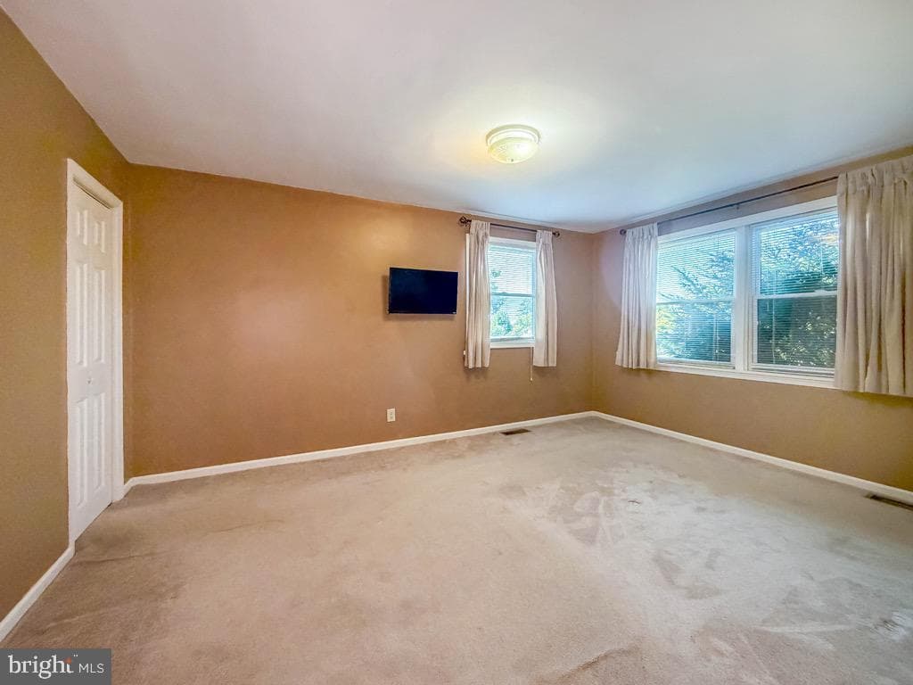 79 Charlotte Avenue photo 14