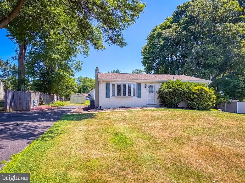 79 Charlotte Avenue photo 41